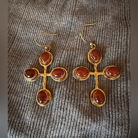 BNWT Boutique cross necklace, earrings & adjustable ring set - Picture 4 of 8